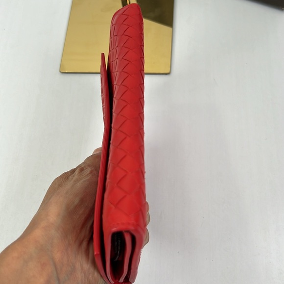 SOLD🤑Bottega Veneta Red Intrecciato Leather Continental Flap Wallet - Picture 3 of 13